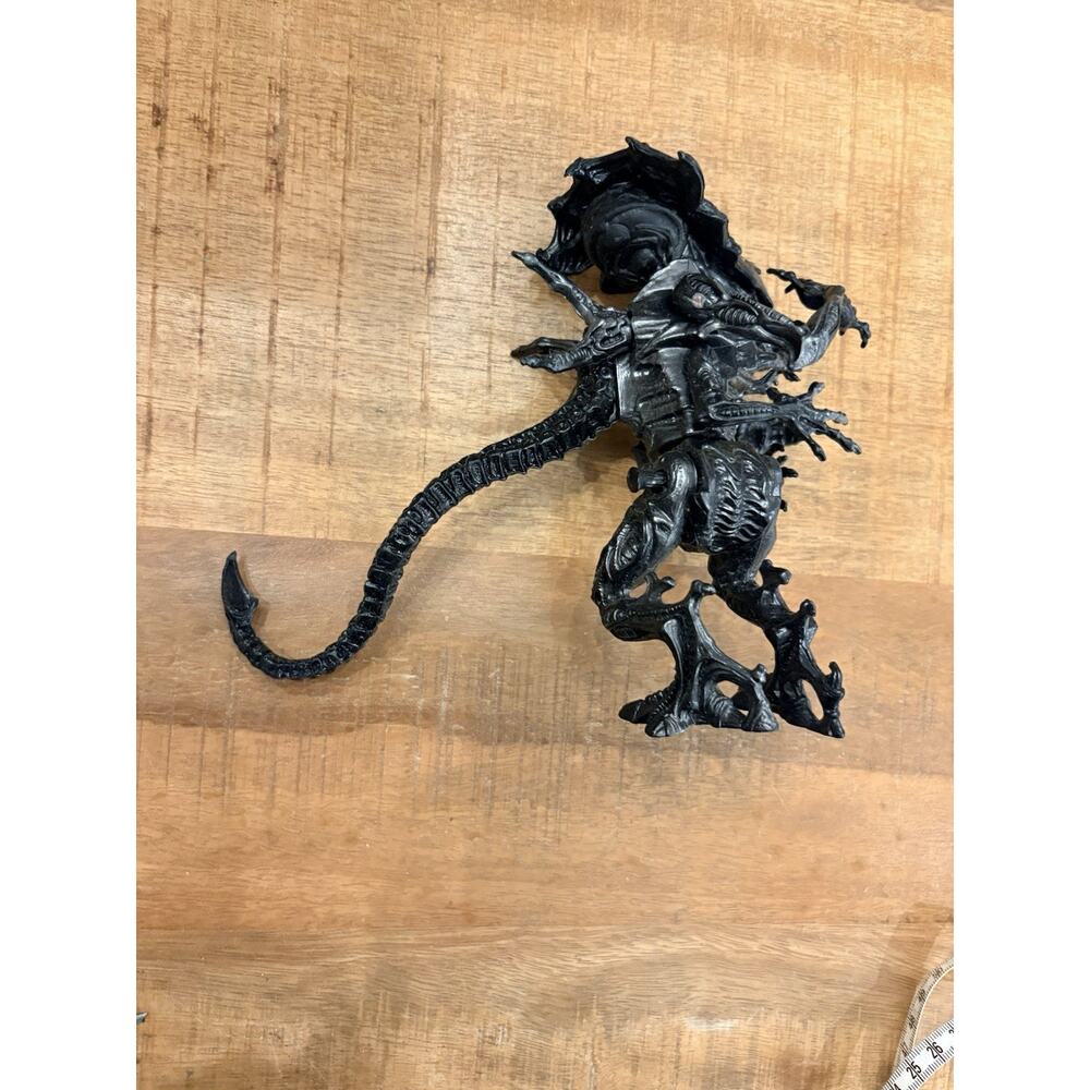 1992 Kenner ALIEN QUEEN w/Hatchling Used VG Condition - Picture 5 of 8